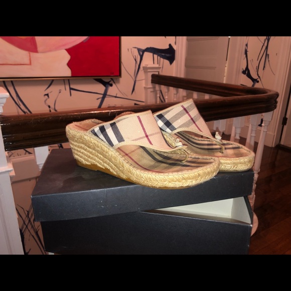 BURBERRY Classic Shlamia  Espd Toe Thong Wedge - Picture 2 of 8